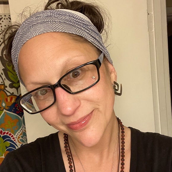 👋🙋🏻‍♀️ hey, it’s Poshmarker, NICKY!!!! 😁 - Picture 4 of 4